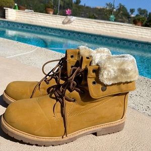 Women’s Fur Lined Winter Boots